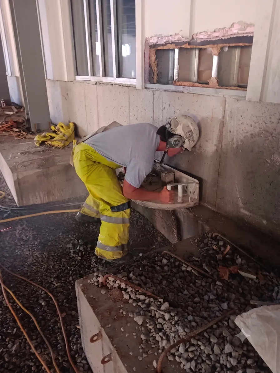 Professional concrete cutting service